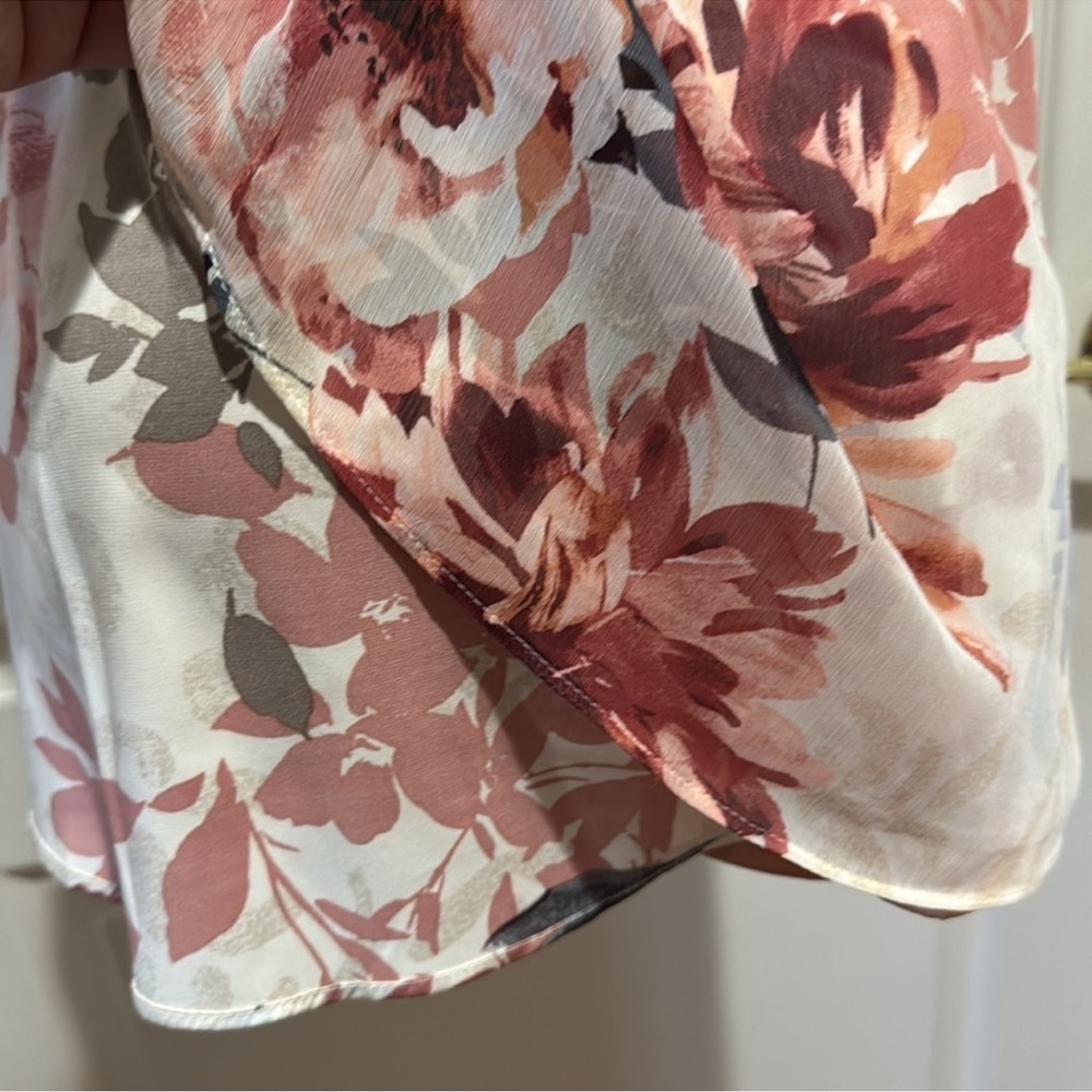 WHBM Marilyn Mock Neck Floral Organza Satin Top Romance Collection EUC $88 - Picture 4 of 8
